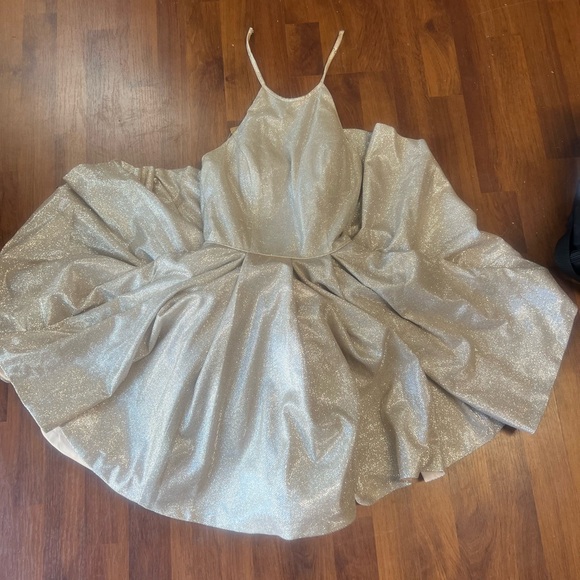 Sherri hill pink - Picture 2 of 3